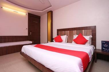OYO 10733 Hotel Kingdom of Sai