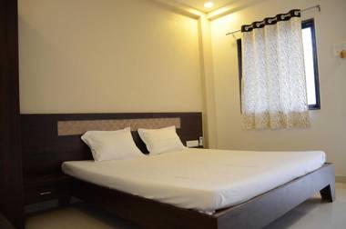 POP 89816 Hotel Sharayu