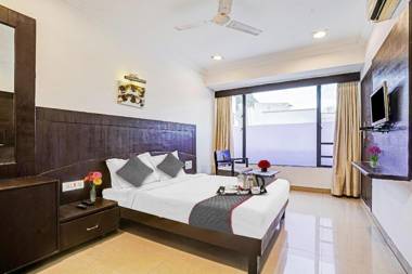 Townhouse 1052 Hotel Sai Wada