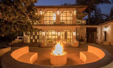 StayVista at Casa Blanca