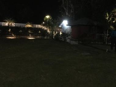 NB & Db’s camping ground by born4tours