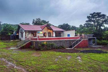 SaffronStays Olive Greens