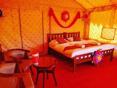 Melody Moon Desert Camp