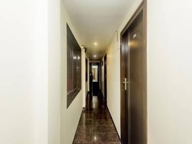 OYO 11672 Hotel Shubham