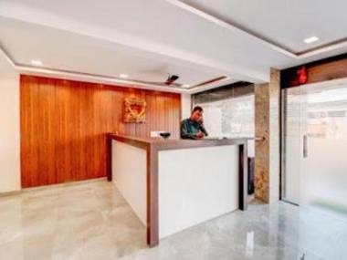 OYO 72564 Om Sai Lodge Hotel