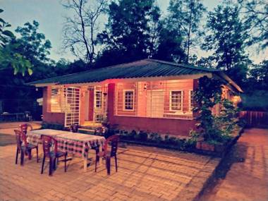 Whispering Woods Farmstay Amba (Entire Place)