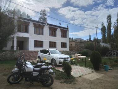 Kushu Guest House