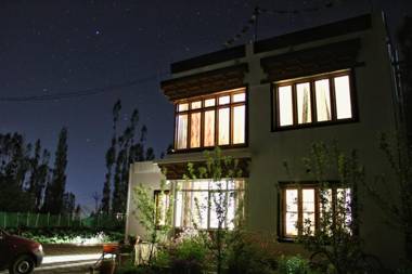 Sponbo Guest House