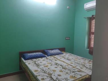 Padmavathi Home Stay