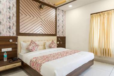 OYO Flagship 13376 Hotel Shri Vilas