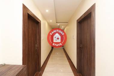 OYO 27611 Hotel Shree Regency