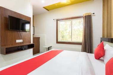 OYO Flagship 27867 Savitri Regency