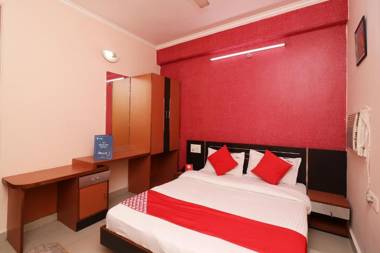 OYO 27866 Hotel Gud Stay