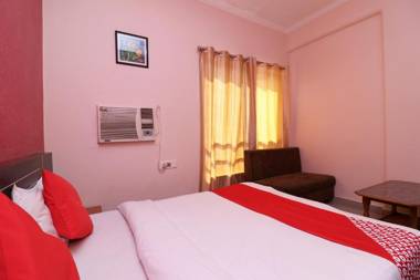 OYO 27866 Hotel Gud Stay