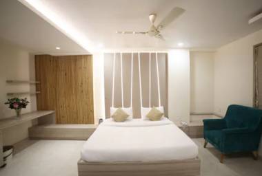 Hotel Avantika By MMR