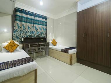 SPOT ON 75825 Convivial Lite