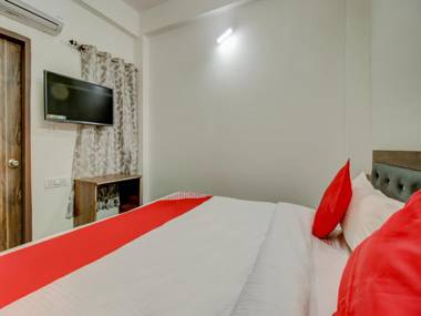 OYO BHO555 Hotel GULMOHAR GRAND