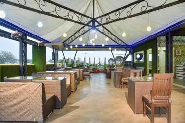 OYO Townhouse 497 Hotel Om Palace