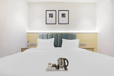 FabHotel Oasis Yellow Courtyard