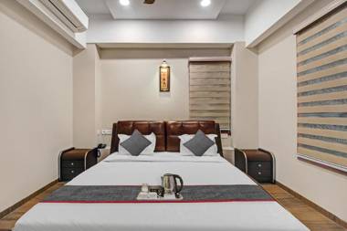 OYO Townhouse 743 The Divine Casa