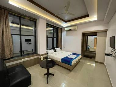 SKG Royal Palace - Chuna Bhatti