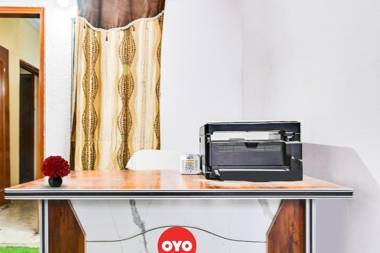 OYO 88920 Hotel Arera Inn