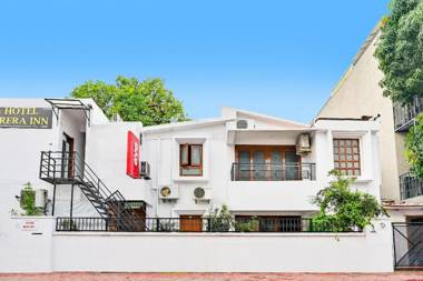 OYO 88920 Hotel Arera Inn