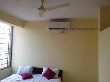 OYO 91026 Hotel Pearl Inn