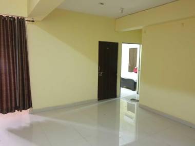 OYO 91026 Hotel Pearl Inn