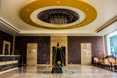 Solitaire Hotel And Resorts