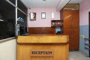 OYO 13669 Hotel Satnam