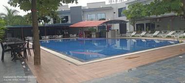 The Mark Club & Resort By WB Inn 