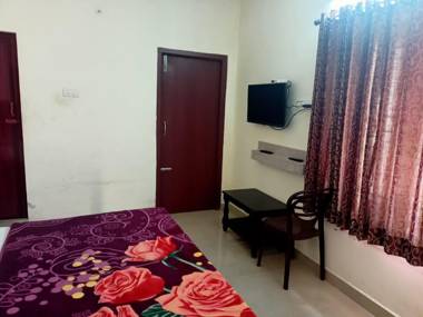 Madha Home Resorts At Backwater