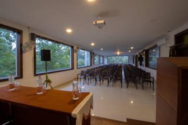 Livgrand Hotel Dreams Paradise Yercaud