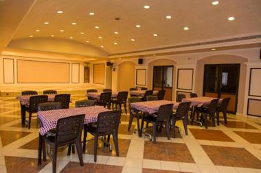 FabHotel Kinnera Comforts Railway Station