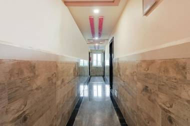 OYO 9930 Hotel AVS Residency