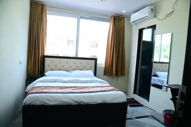 OYO 91035 Lotus Park Hotel