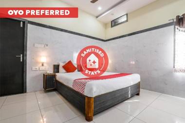 OYO Flagship 9352 Hotel SRC Grand