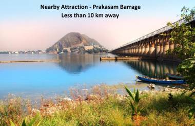 OYO 17140 Pramukh Heights