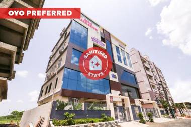 OYO 48327 Hotel Royal Mahalakshmi Inn