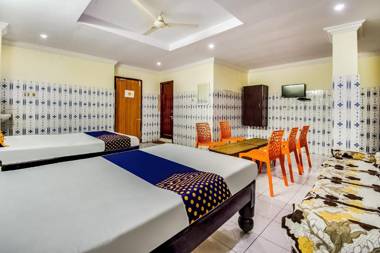 SPOT ON 67751 Sri Surya Lodge