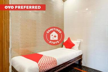 OYO Flagship 75668 Hotel Tejasri Residency
