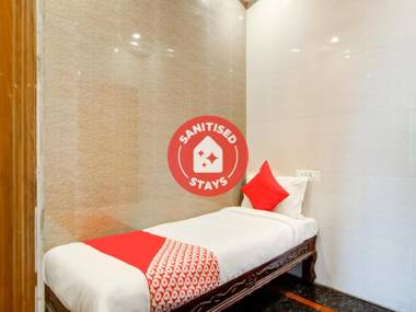 OYO Flagship 75668 Hotel Tejasri Residency