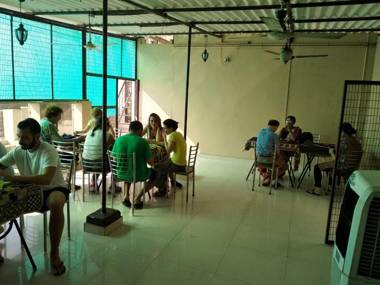 Dwivedi Hotels Palace On Steps