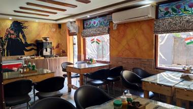 Om Shanthi paying guest house