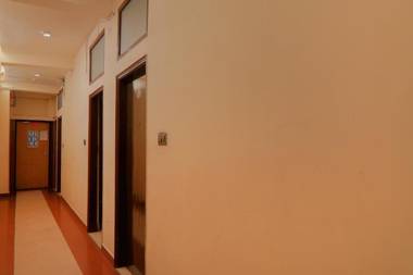 FabHotel Prakash Palace