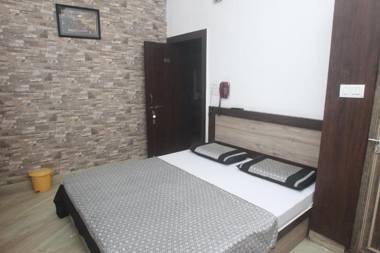 Alakhnanda Guest House