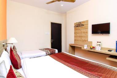 Hotel R B International