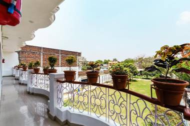 OYO Flagship 28245 Prince Paying Guest House