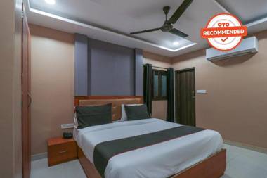 OYO 48230 Collection O Swarna Banquet BHU Rd